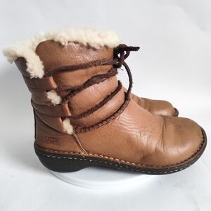 Ugg Boots Womens Size 6 Caspia 1932 Tan Leather Lace Up Ankle Sheepskin Warm